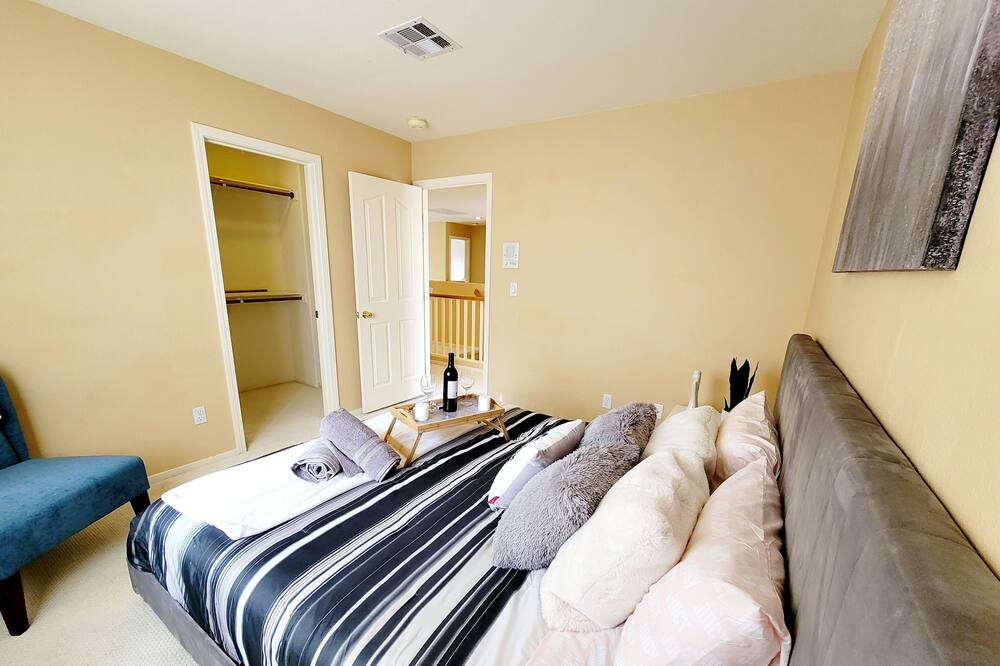 Photo of Bedroom in Spring Valley