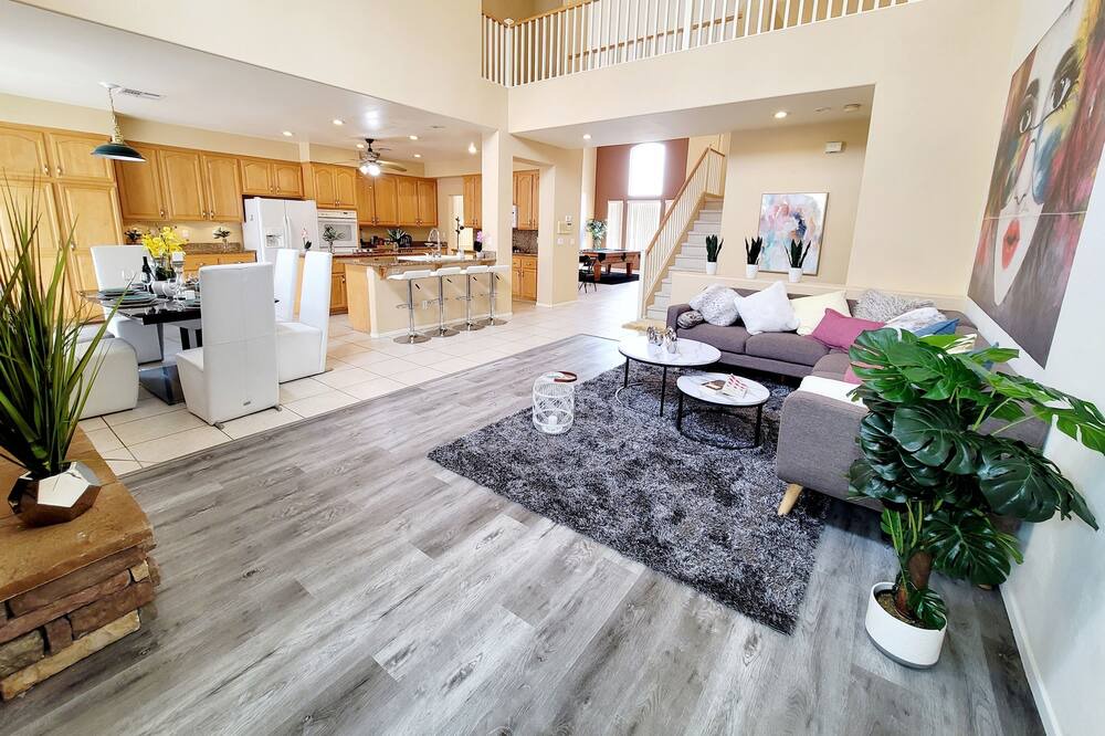 Photo of Livingroom in Spring Valley