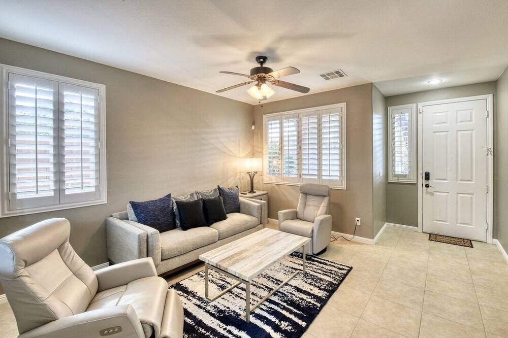 Photo of Livingroom in Summerlin