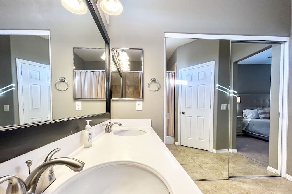 Photo of Bedroom in Summerlin