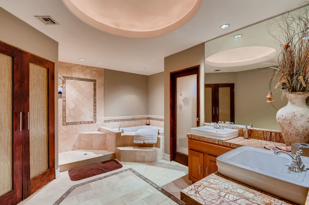 Photo of Bathroom in Rancho Oakey