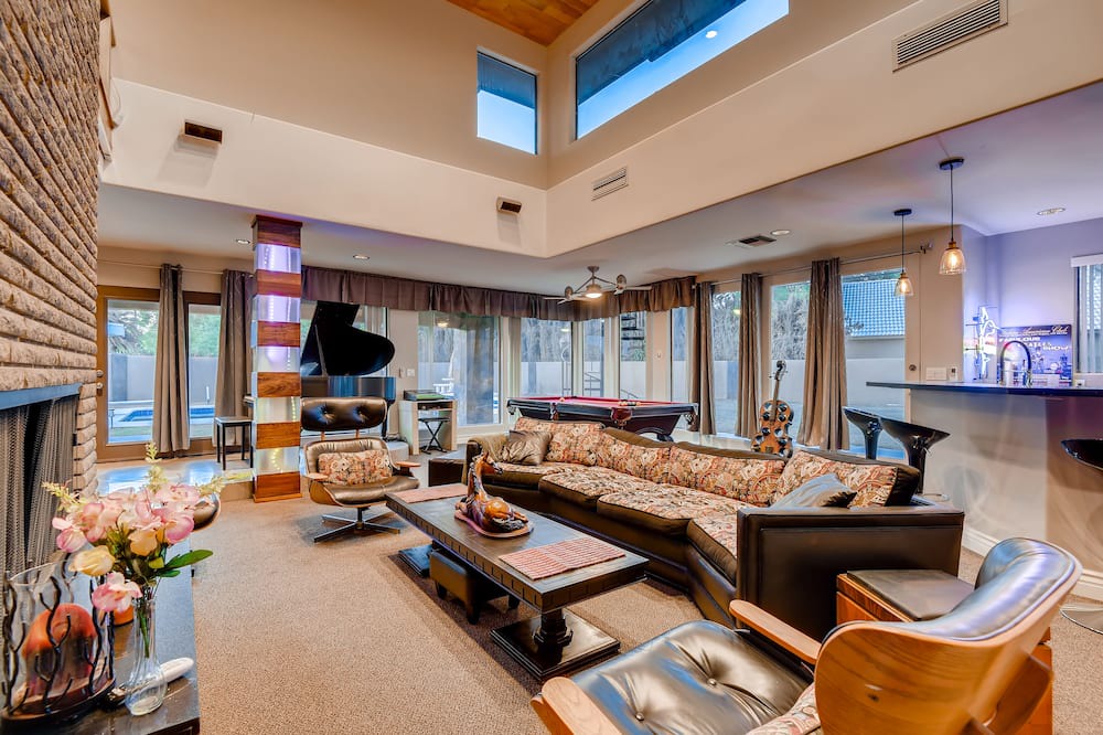 Photo of Livingroom in Rancho Oakey
