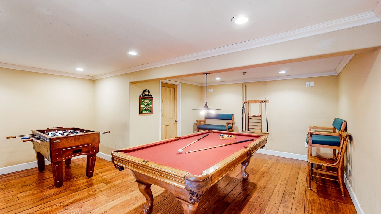 Photo of Bedroom in Lake Arrowhead