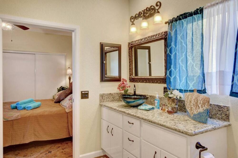 Photo of Bathroom in Sunrise Manor