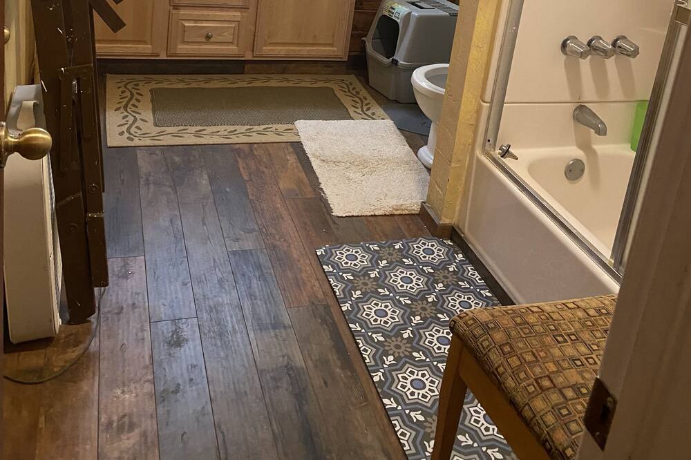 Photo of Bathroom in Upper Moonridge