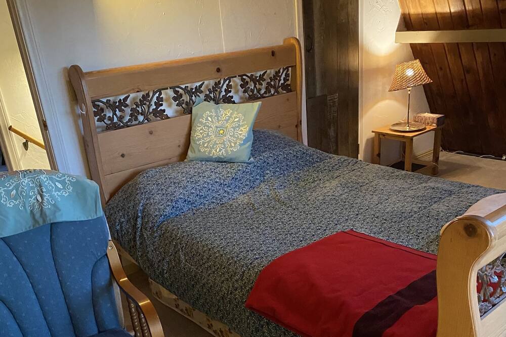 Photo of Bedroom in Upper Moonridge