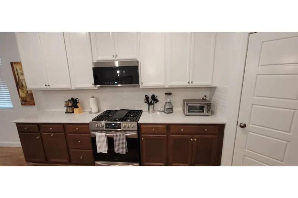 Photo of Kitchen in Roosevelt