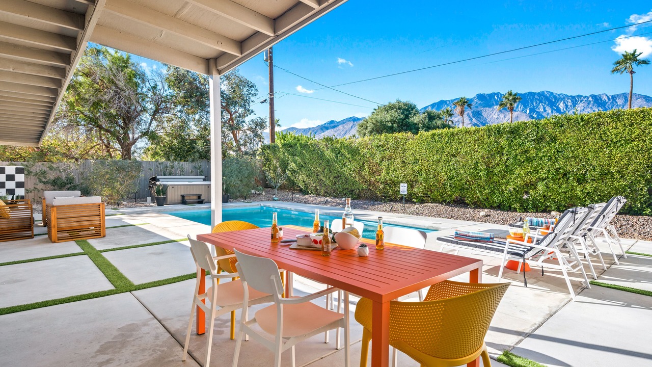 Photo of Outdoor in Racquet Club South