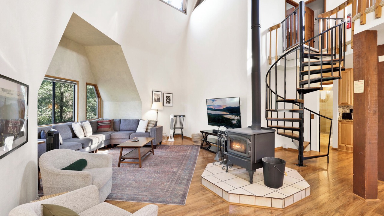 Photo of Livingroom in Upper Moonridge