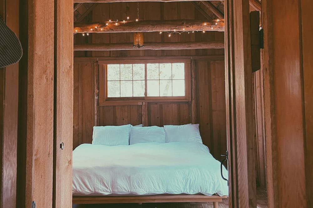 Photo of Bedroom in Altaville