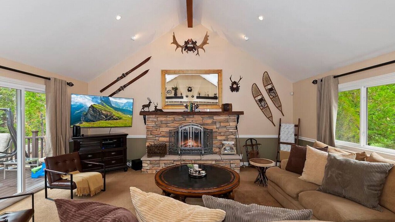 Photo of Livingroom in Cedar Glen