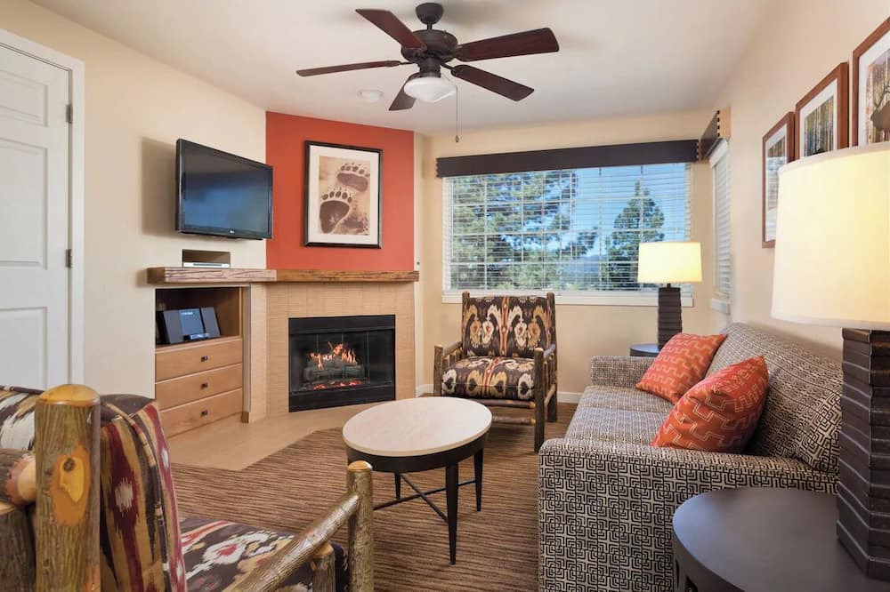 Photo of Livingroom in Fox Farm