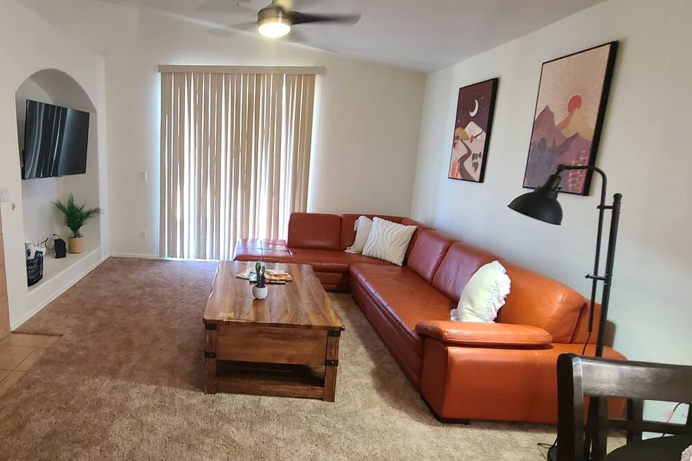 Photo of Livingroom in Drexel Heights
