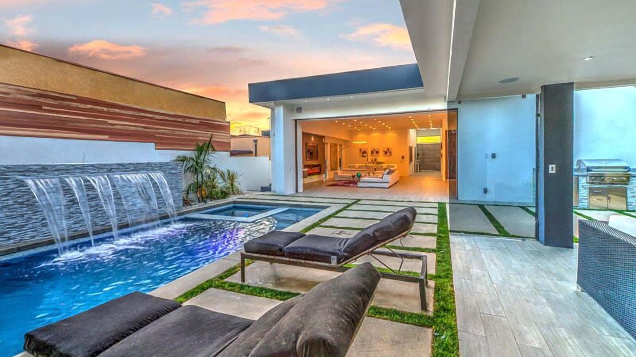 Photo of Outdoor in Melrose