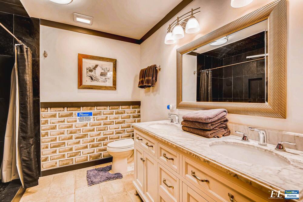 Photo of Bathroom in Rancho Oakey