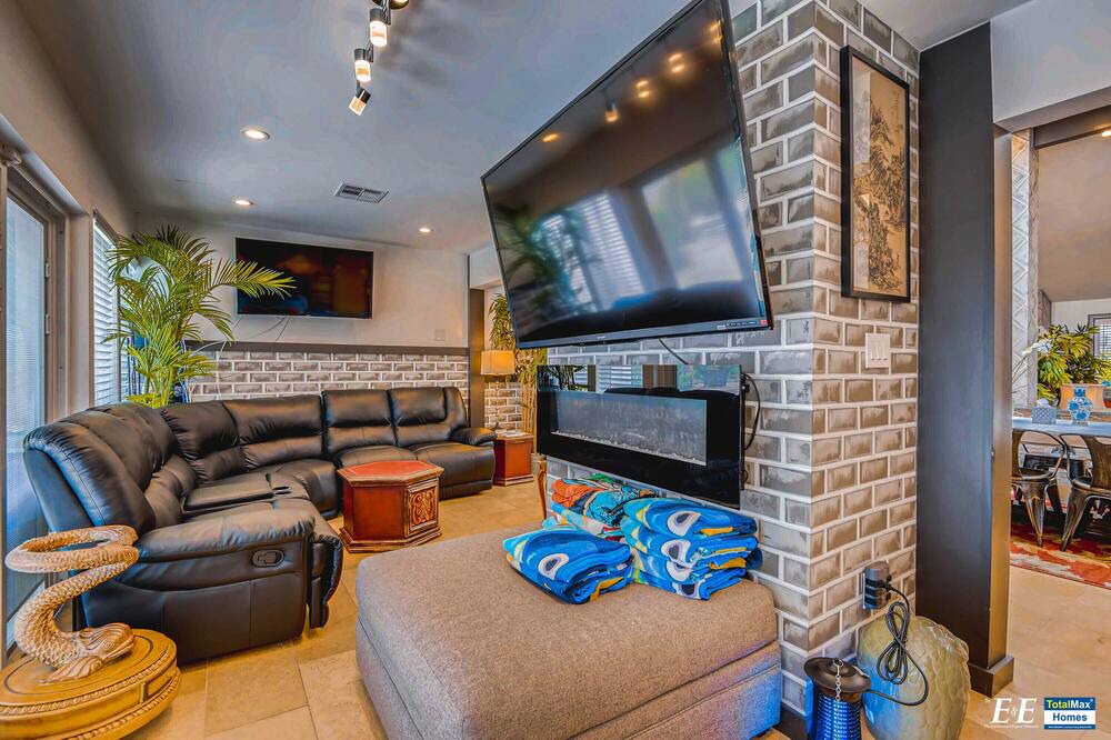 Photo of Livingroom in Rancho Oakey