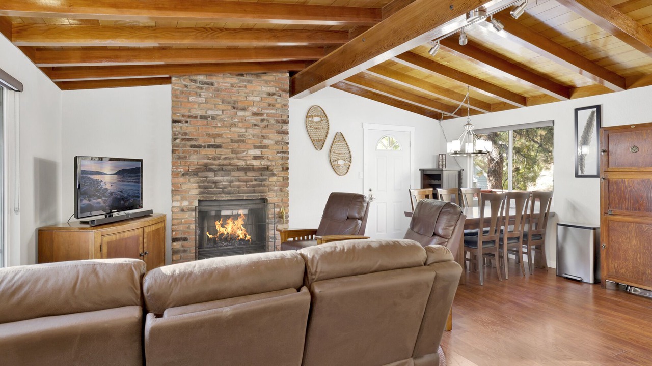 Photo of Livingroom in Upper Moonridge