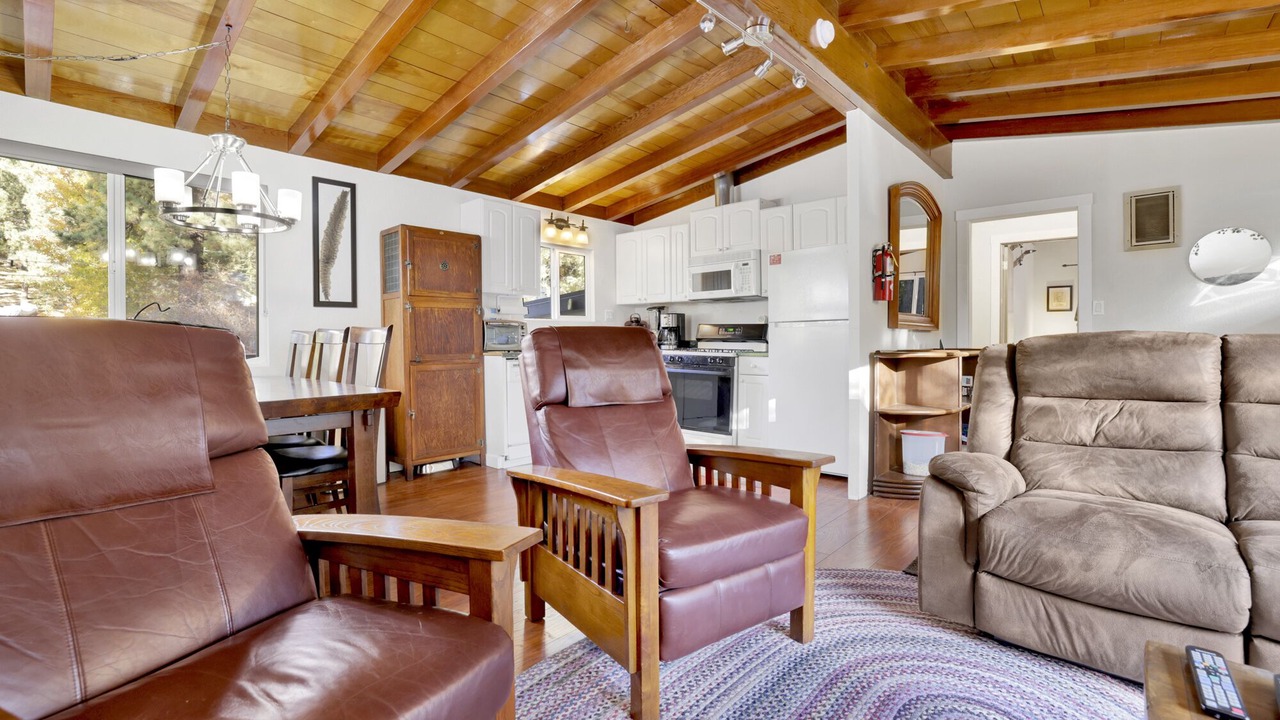 Photo of Livingroom in Upper Moonridge