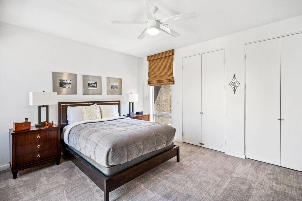 Photo of Bedroom in Canyon Corridor