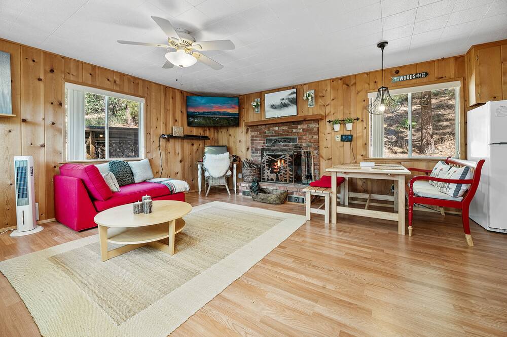 Photo of Livingroom in Fawnskin