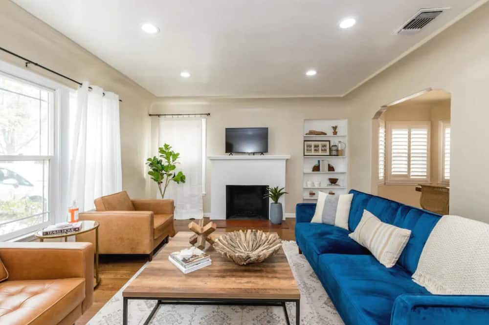 Photo of Livingroom in Roosevelt