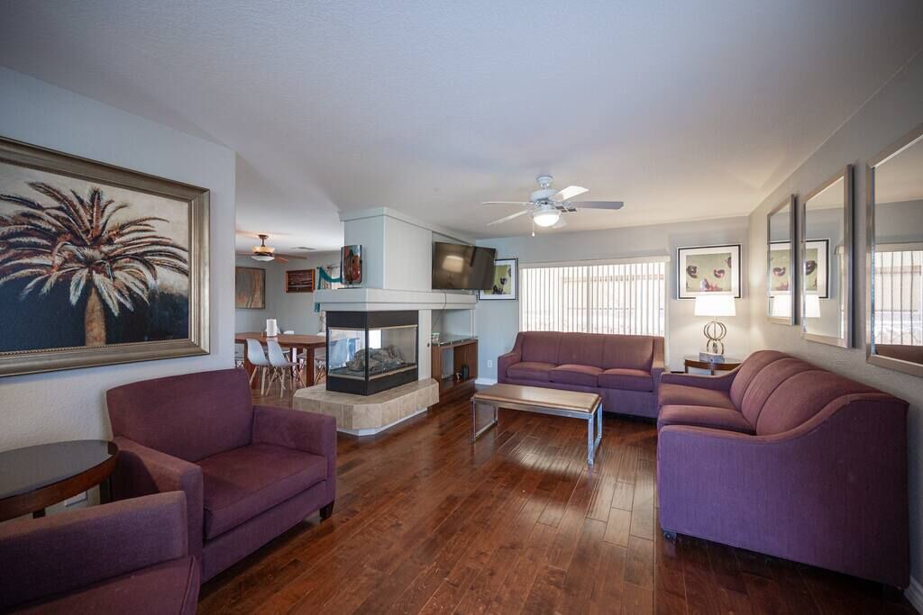 Photo of Livingroom in Enterprise