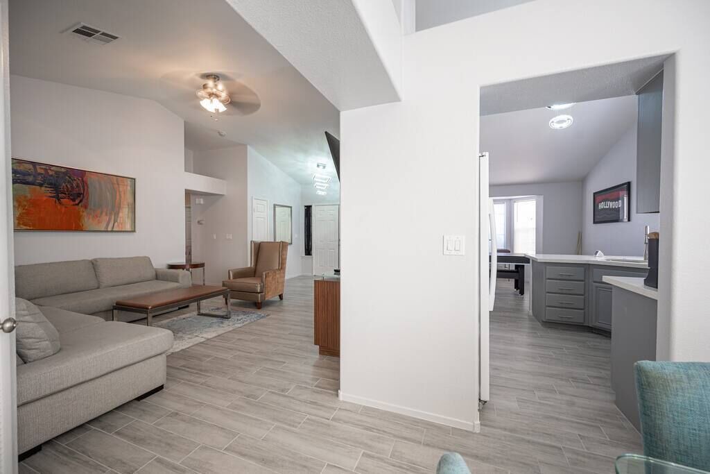 Photo of Livingroom in Green Valley North