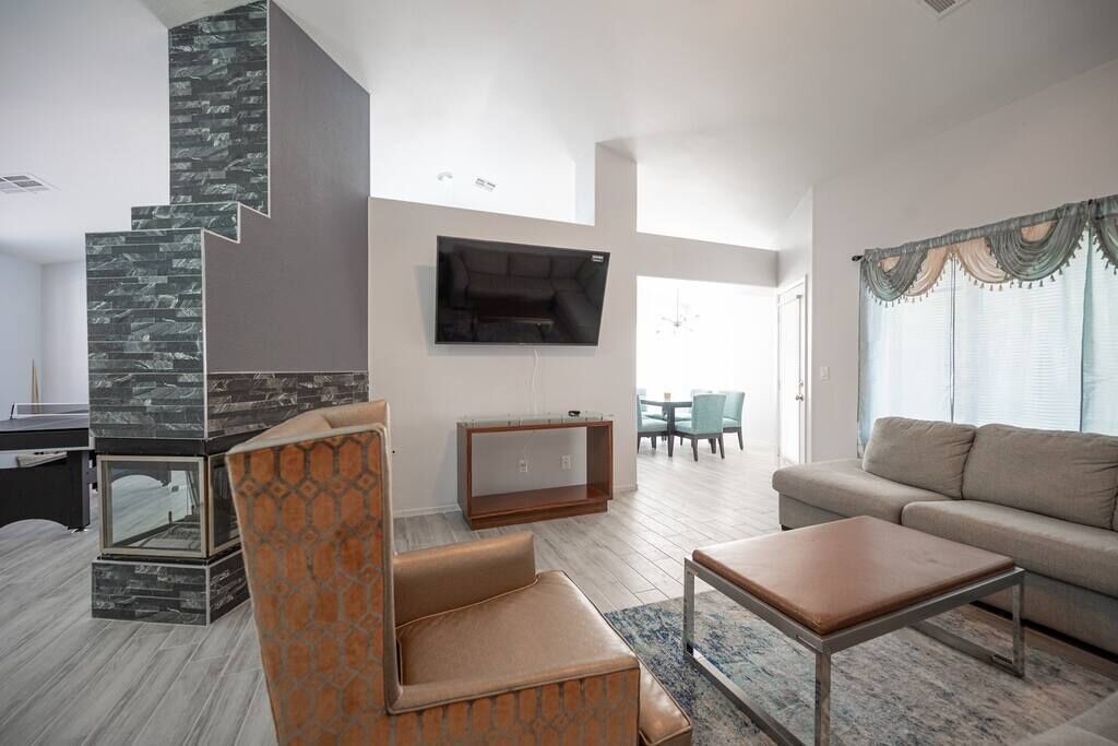 Photo of Livingroom in Green Valley North