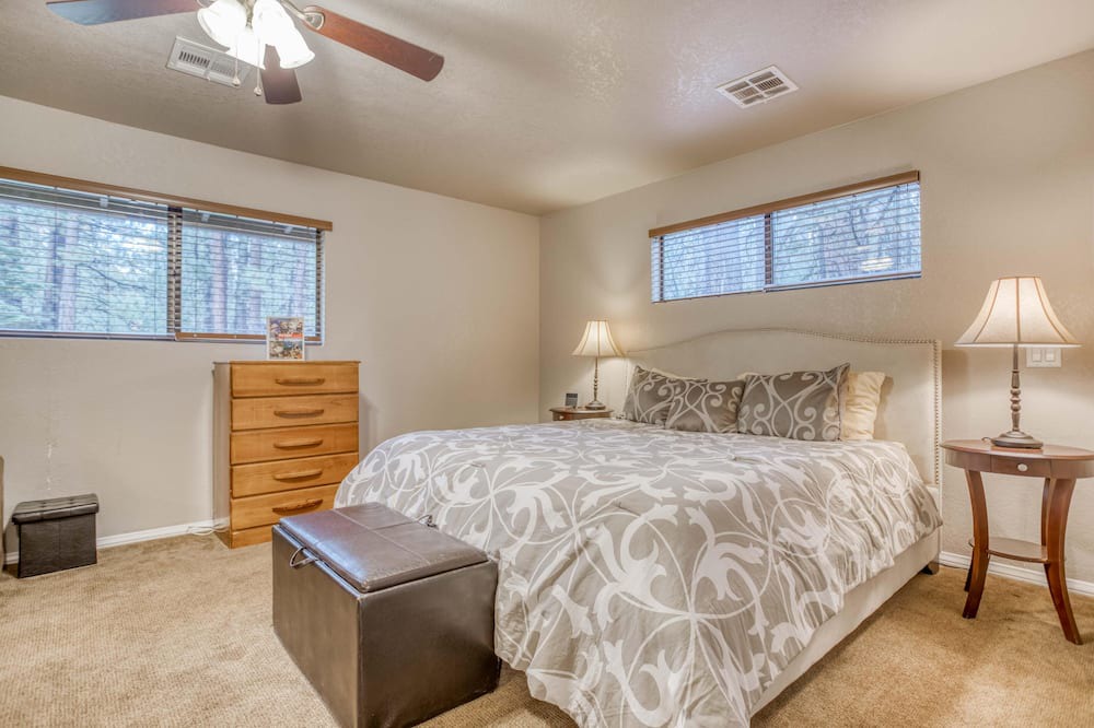 Photo of Bedroom in Summit Estates