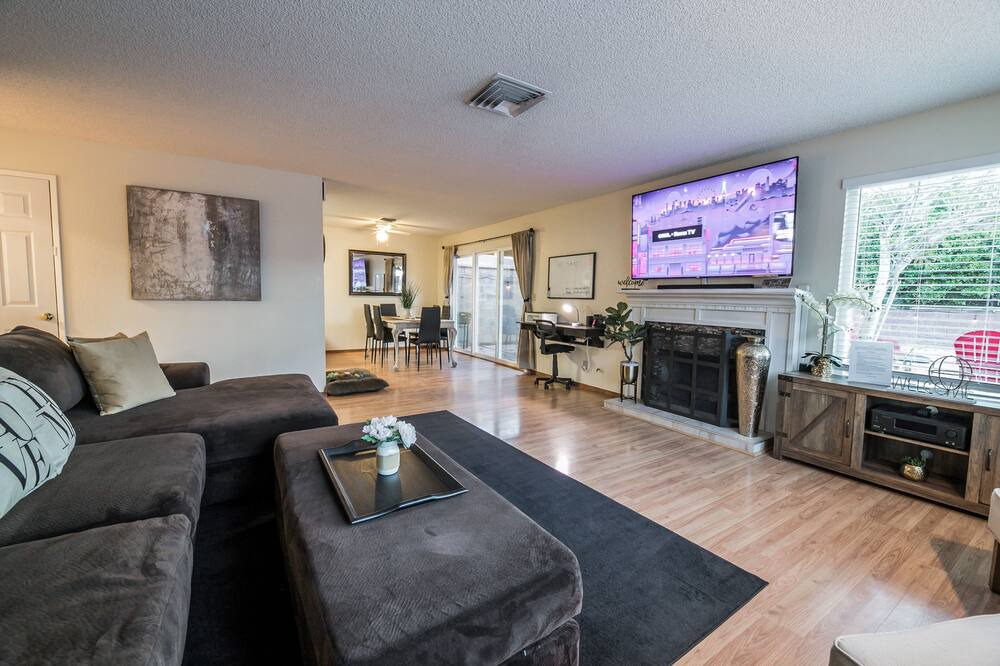 Photo of Livingroom in Spring Valley