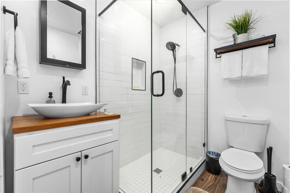 Photo of Bathroom in Poplar Grove