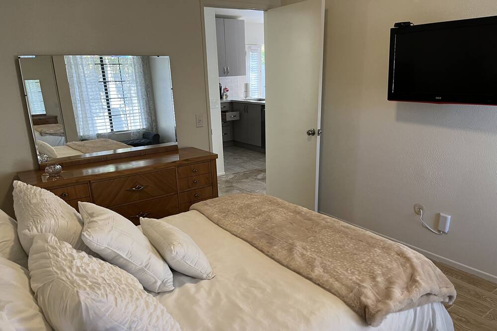 Photo of Bedroom in Bermuda Dunes