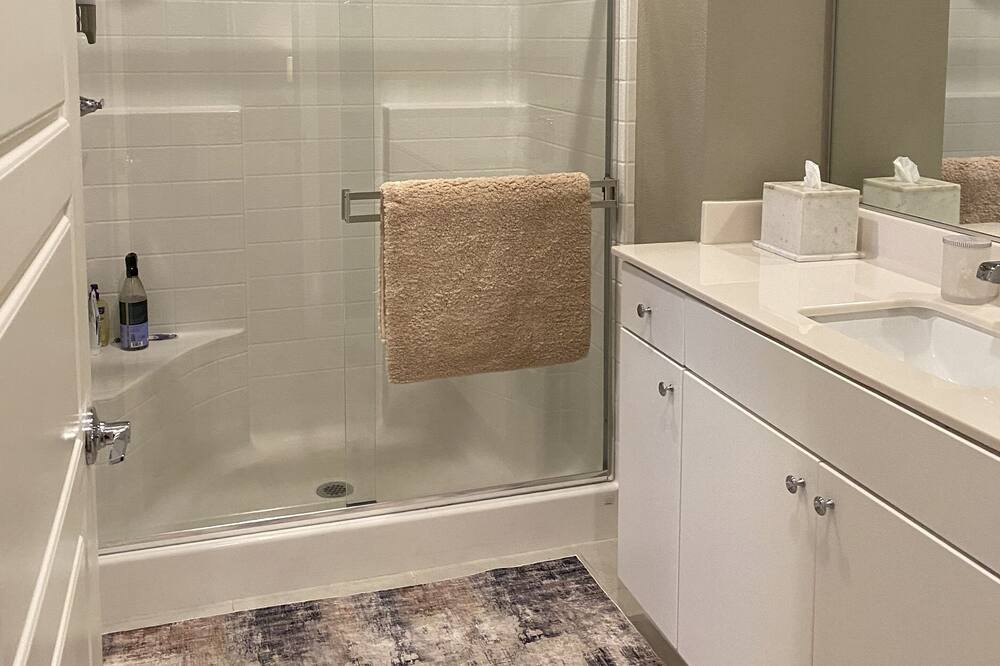 Photo of Bathroom in Summerlin South