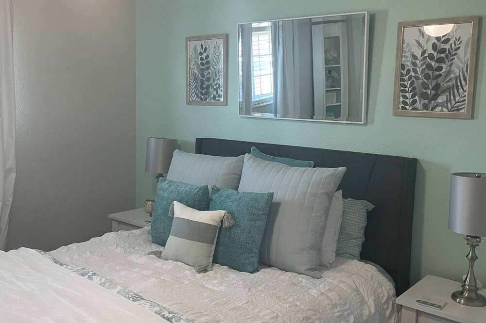 Photo of Bedroom in Tulare
