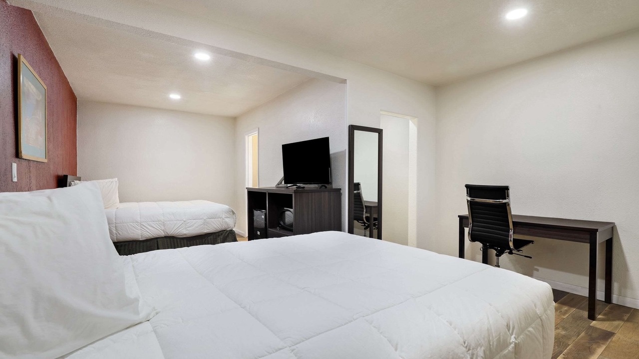 Photo of Bedroom in Needles