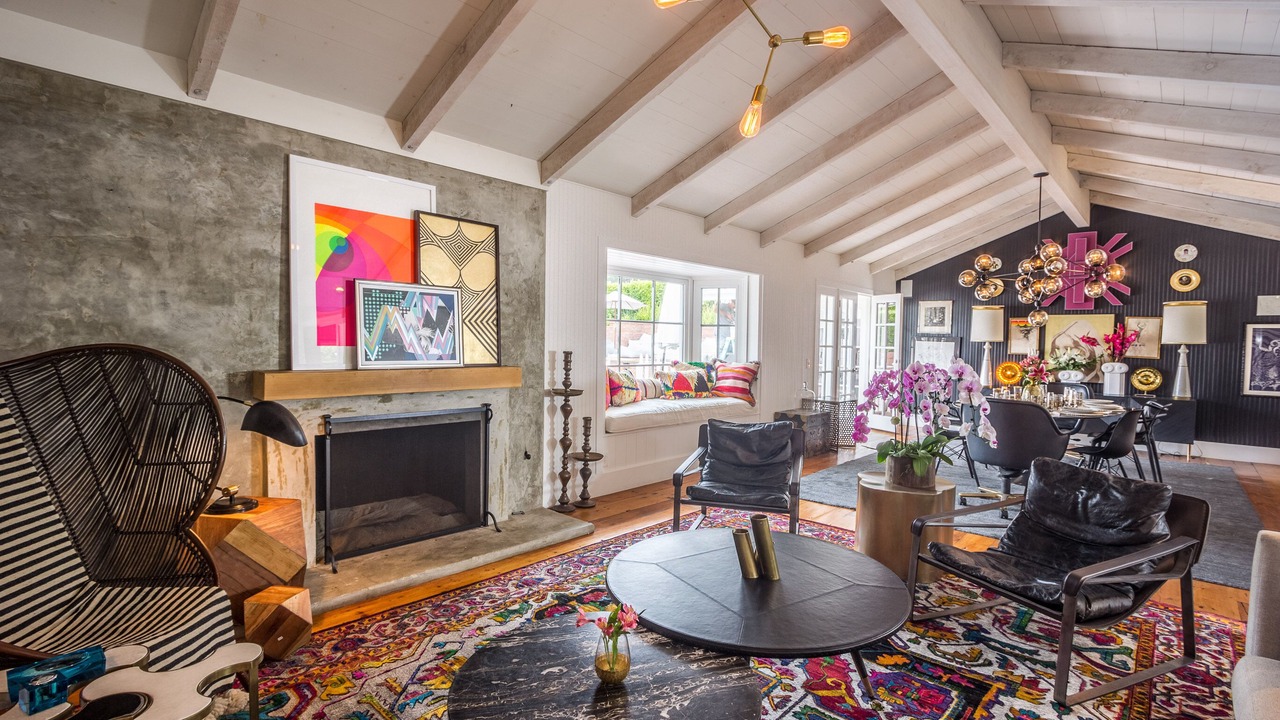 Photo of Livingroom in Central Malibu