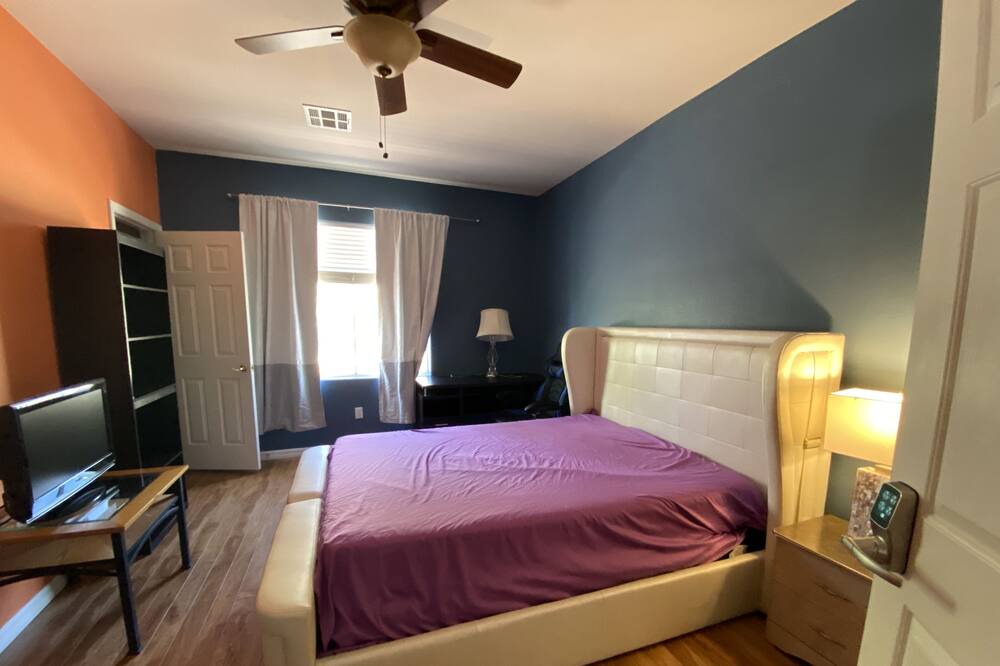 Photo of Bedroom in Summerlin West