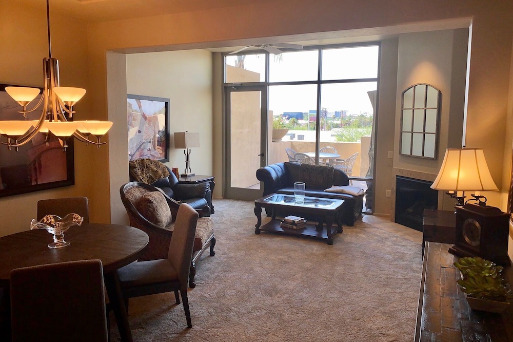 Photo of Livingroom in Sam Hughes