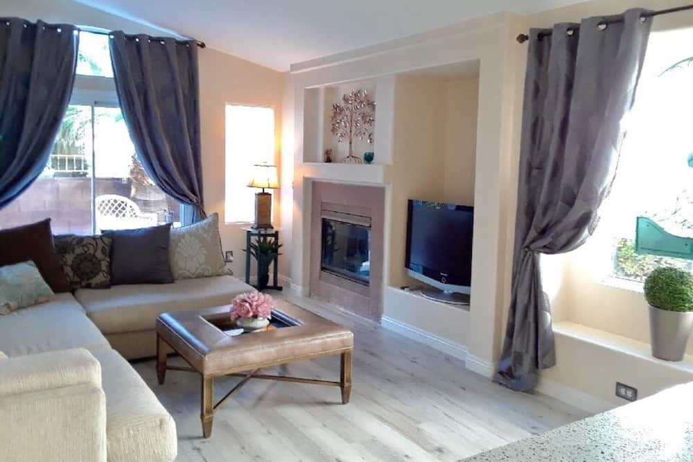 Photo of Livingroom in Summerlin