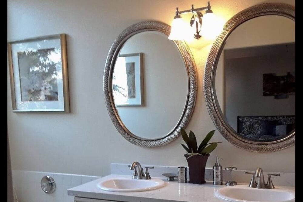 Photo of Bathroom in Summerlin