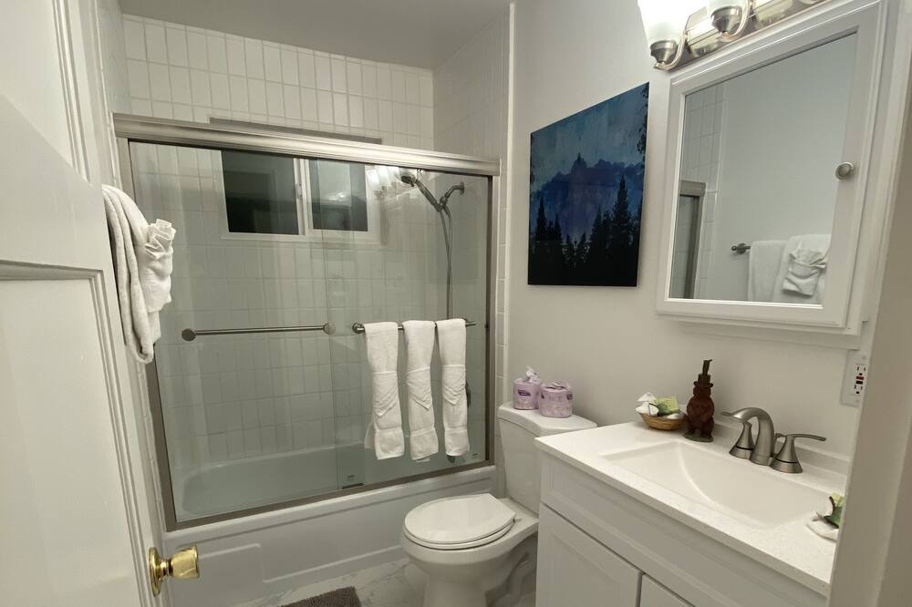 Photo of Bathroom in Fawnskin