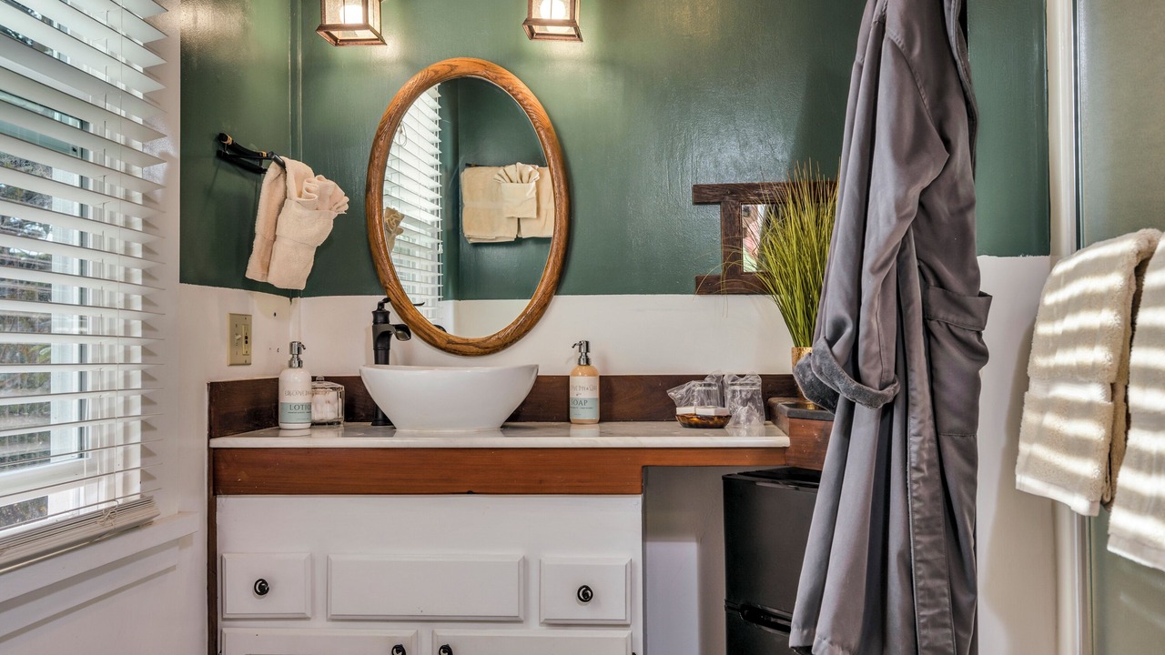 Photo of Bathroom in Elk