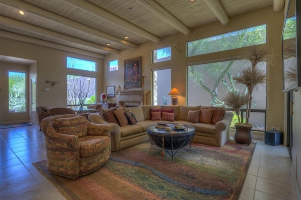 Photo of Livingroom in Fifth Green