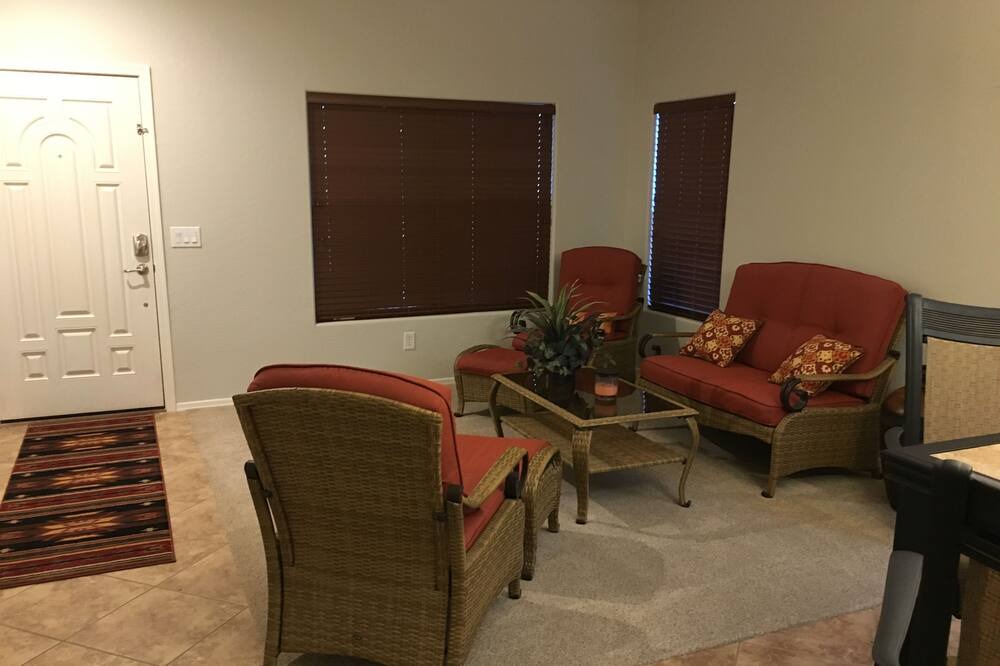 Photo of Livingroom in Entrada Del Oro