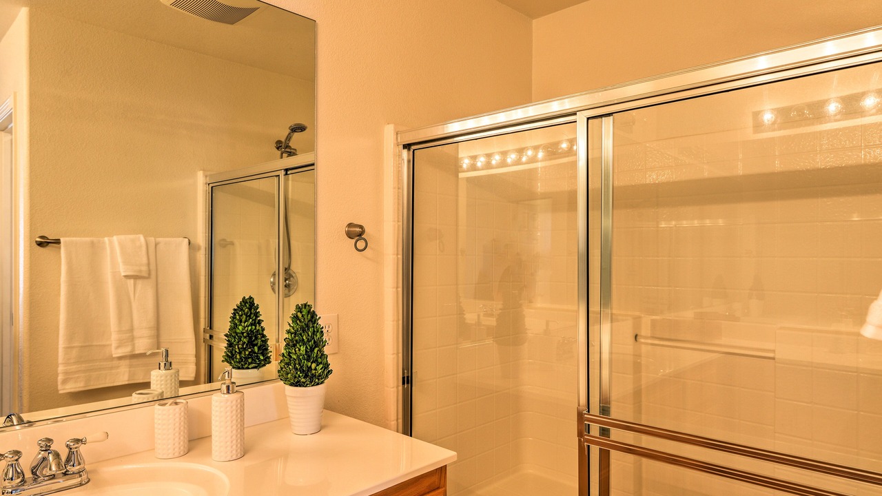 Photo of Bathroom in Centennial Hills