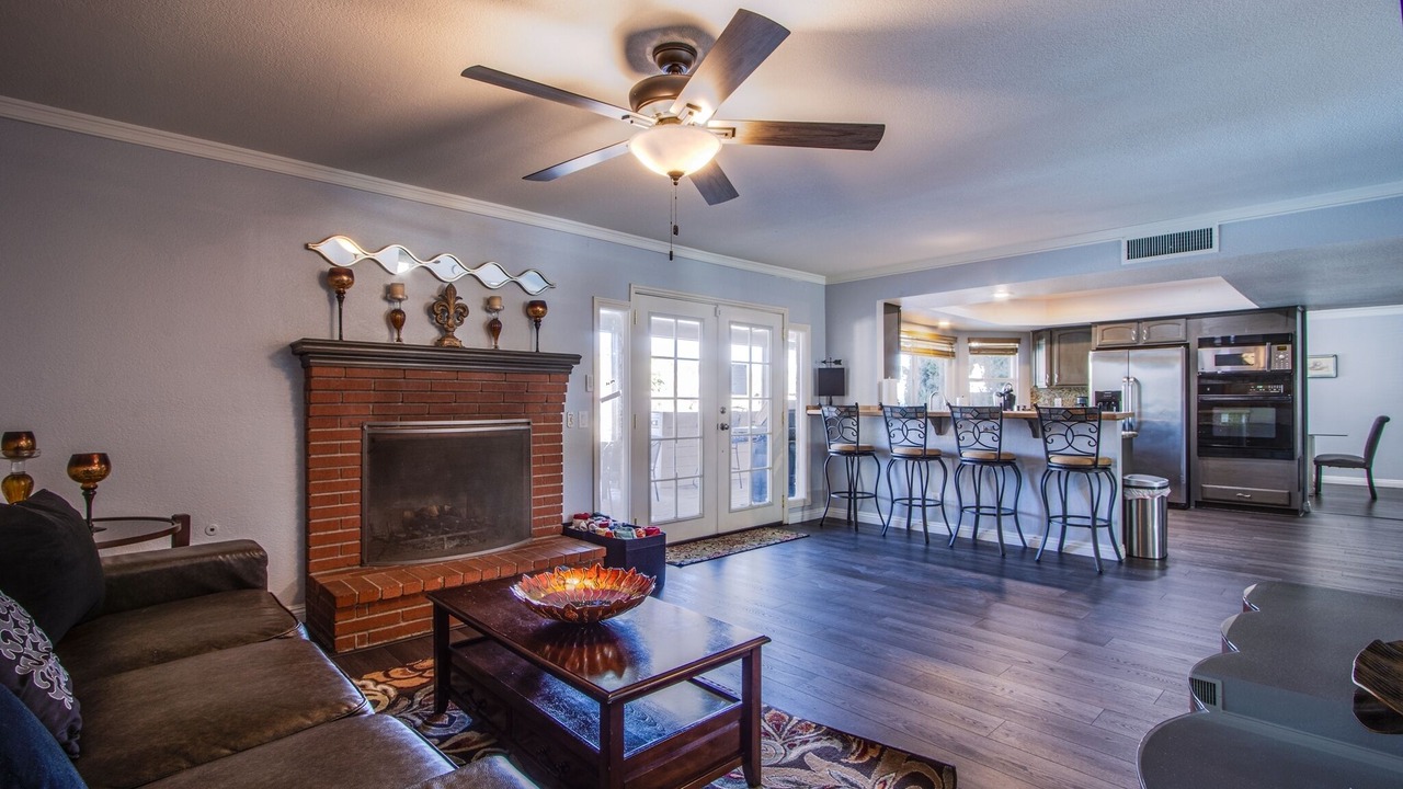 Photo of Livingroom in Rancho Oakey