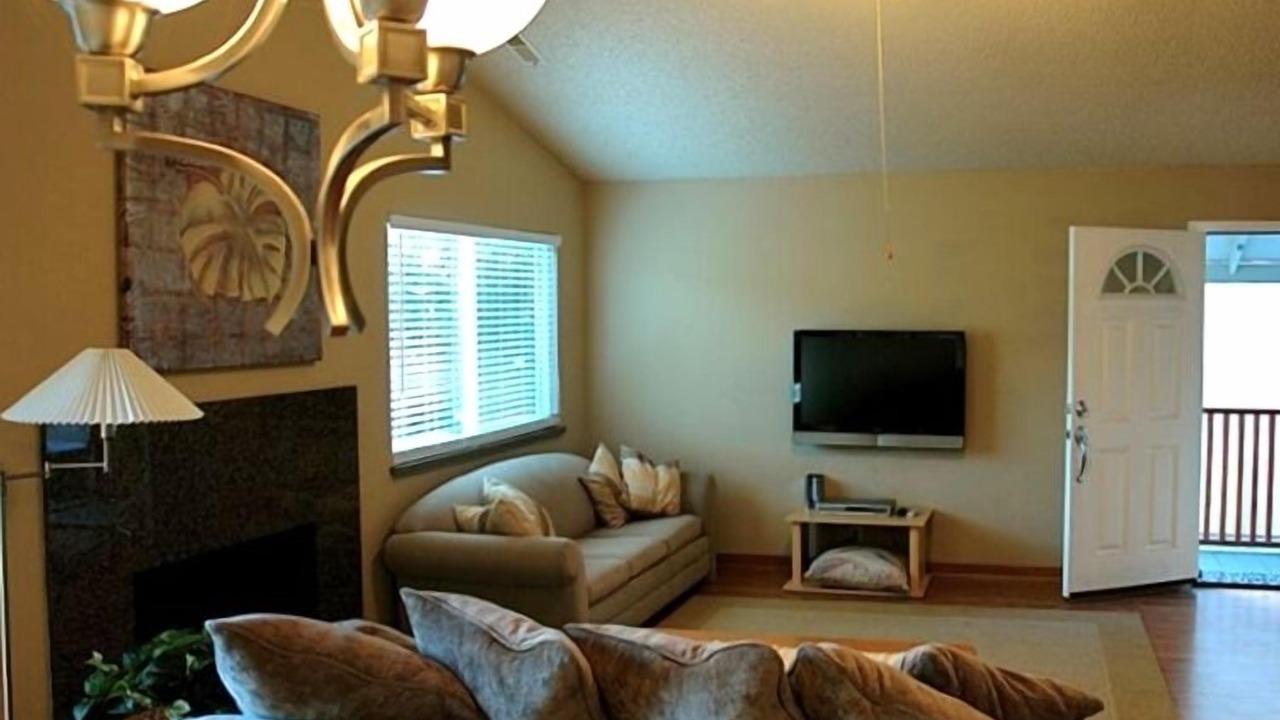 Photo of Livingroom in Wilbur Springs