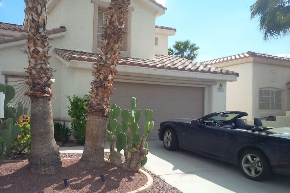 Photo of Outdoor in Centennial Hills