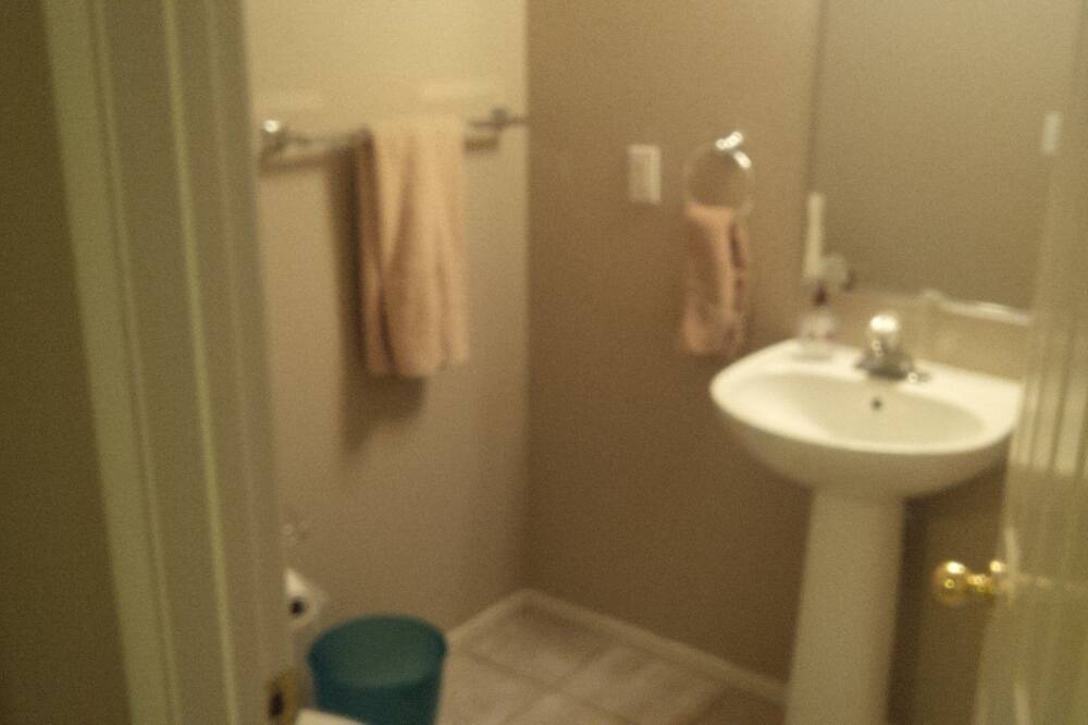 Photo of Bathroom in Centennial Hills