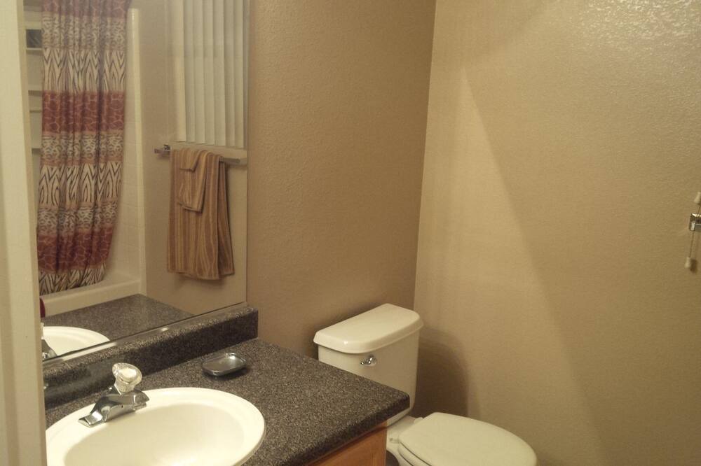 Photo of Bathroom in Centennial Hills